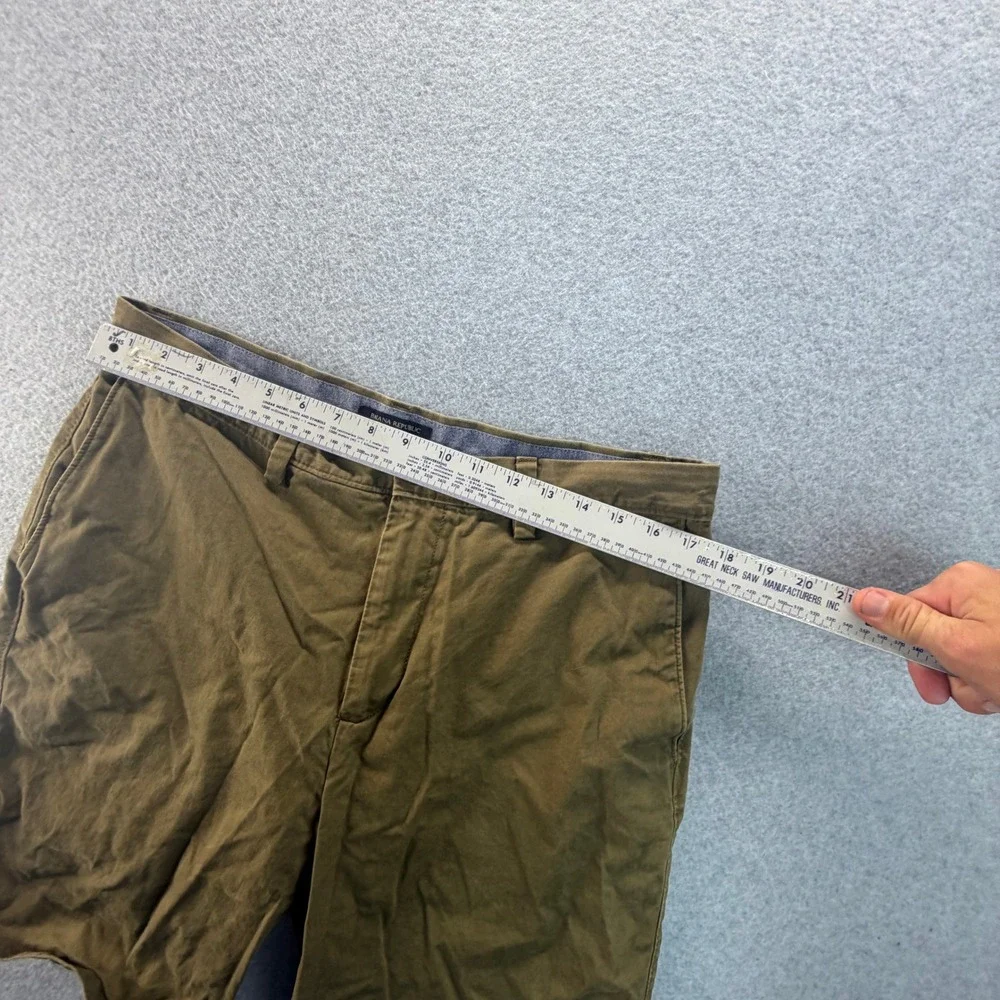 Banana Republic Mens Emerson Short Olive Green Chino Cotton Casual Size 34